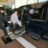 ジャパンタクシー初車椅子、悪戦苦闘で冷や汗！